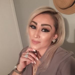 Meet your Posher, Lisa